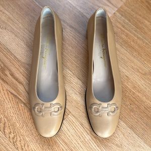 Salvatore Ferragamo Ballet Flats in Nude/Tan Color